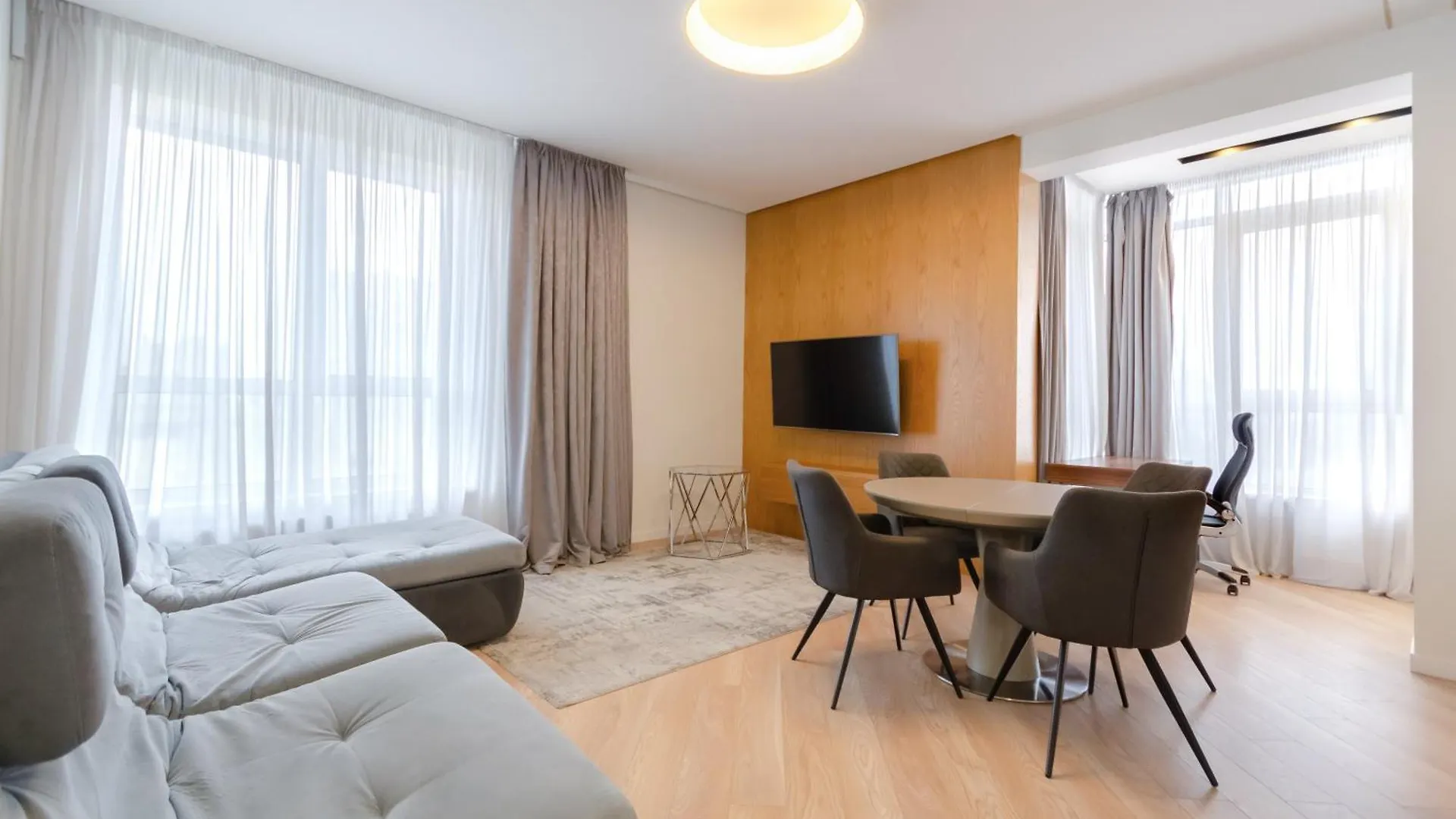 Petrovdom Apartment 16-141 In Rc Jack House, Lesi Ukrainky 7B 基輔 乌克兰