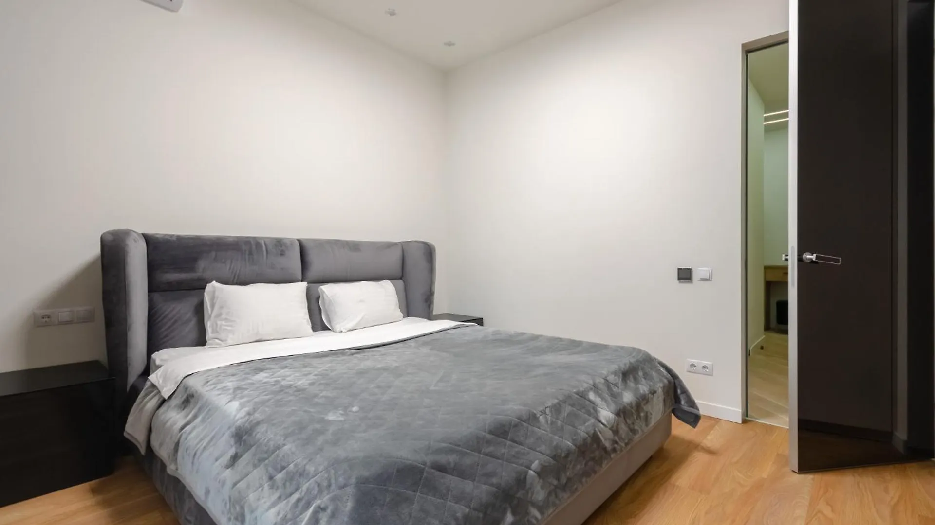 Petrovdom Apartment 16-141 In Rc Jack House, Lesi Ukrainky 7B 基輔