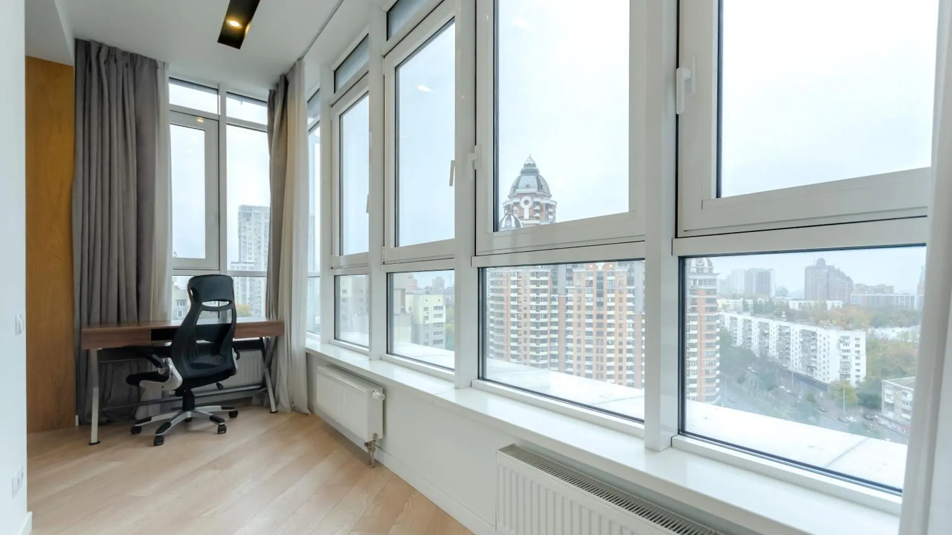 Petrovdom Apartment 16-141 In Rc Jack House, Lesi Ukrainky 7B 基輔 乌克兰