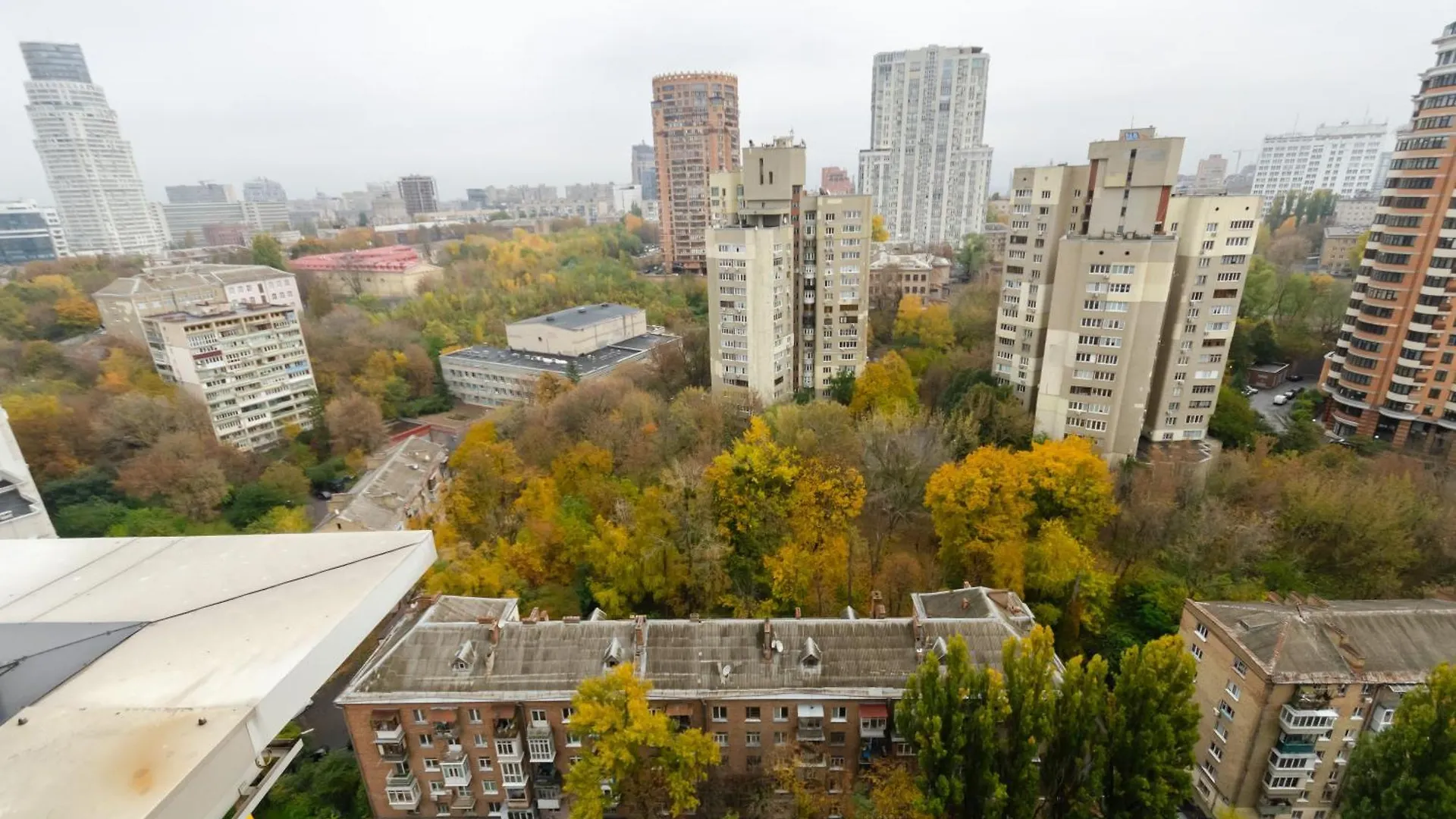 Petrovdom Apartment 16-141 In Rc Jack House, Lesi Ukrainky 7B 基輔