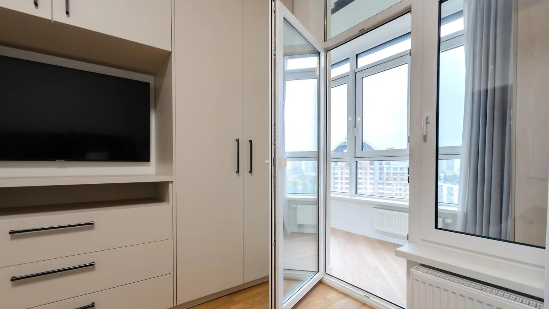 Petrovdom Apartment 16-141 In Rc Jack House, Lesi Ukrainky 7B 基輔